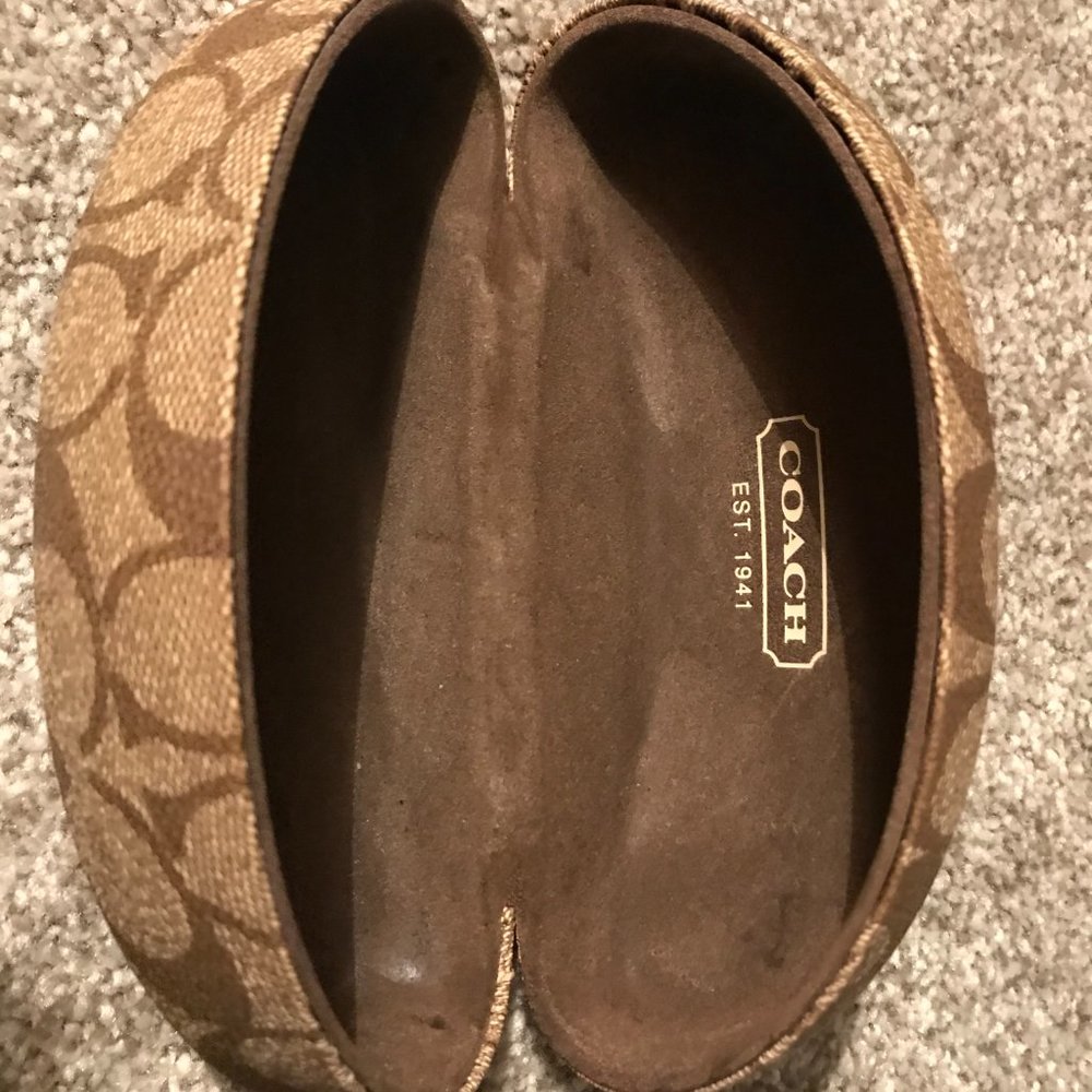 COACH Hard Clam Shell Eye/Sun glass Case: Classic Logo Brown Tan Leather